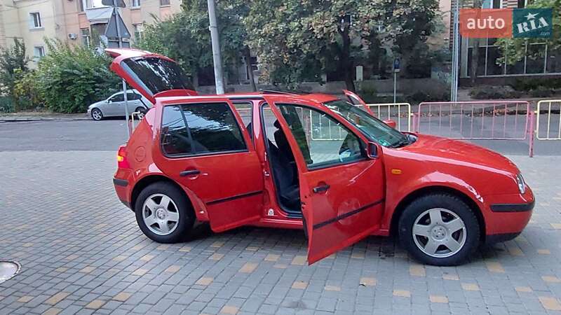 Хетчбек Volkswagen Golf 1999 в Одесі