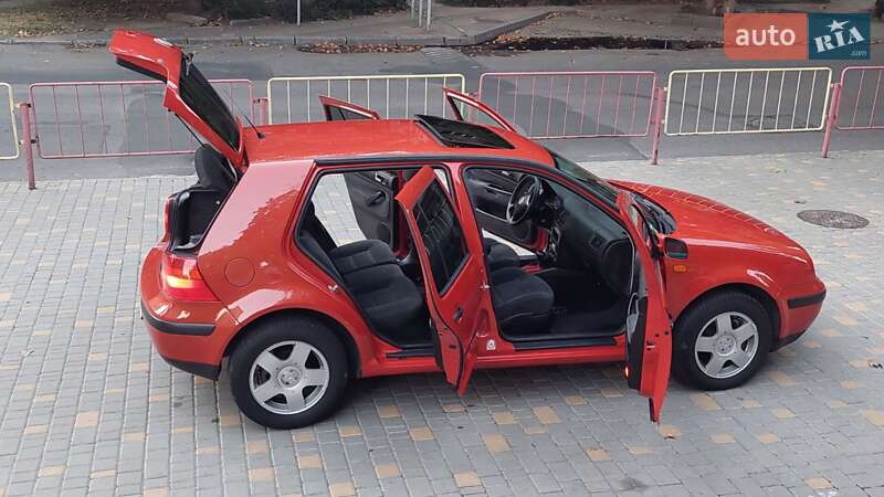 Хетчбек Volkswagen Golf 1999 в Одесі