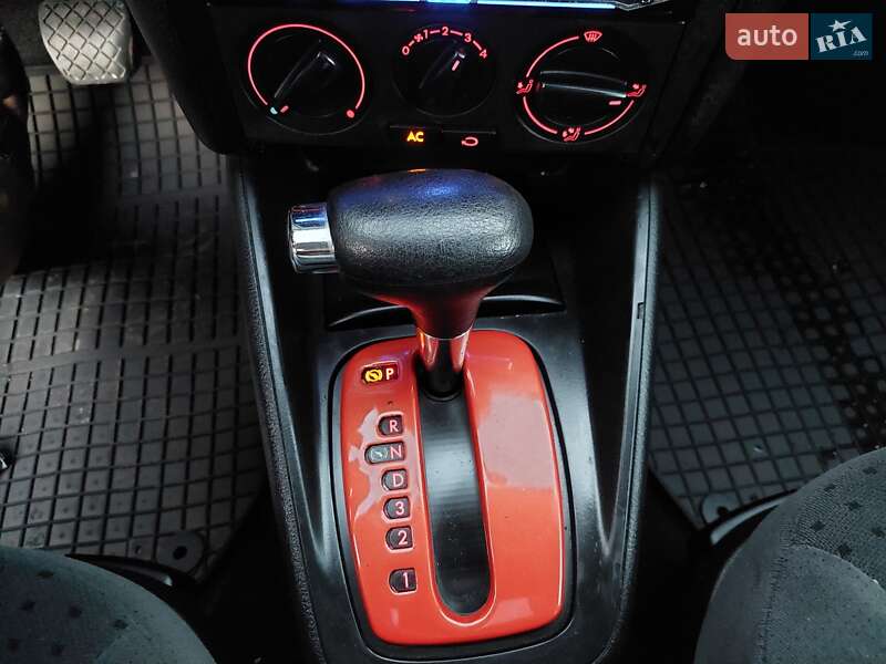 Хетчбек Volkswagen Golf 1999 в Одесі