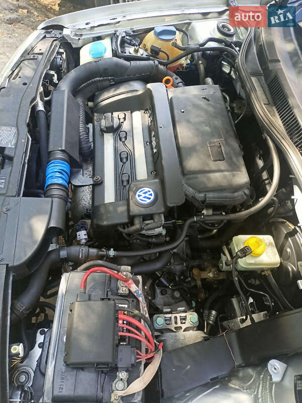 Хэтчбек Volkswagen Golf 2001 в Гадяче