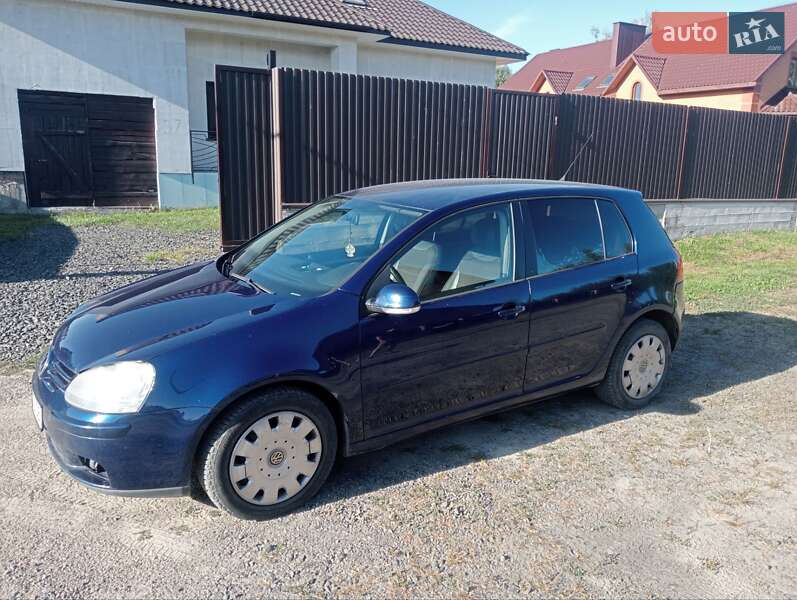 Хэтчбек Volkswagen Golf 2007 в Луцке