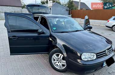 Хэтчбек Volkswagen Golf 2001 в Локачах