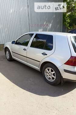 Хэтчбек Volkswagen Golf 2001 в Сокале