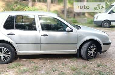 Хэтчбек Volkswagen Golf 1999 в Шпитьках