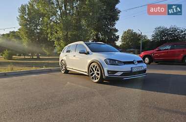 Универсал Volkswagen Golf 2017 в Киеве