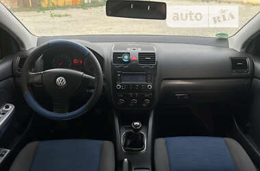 Хетчбек Volkswagen Golf 2005 в Бердичеві