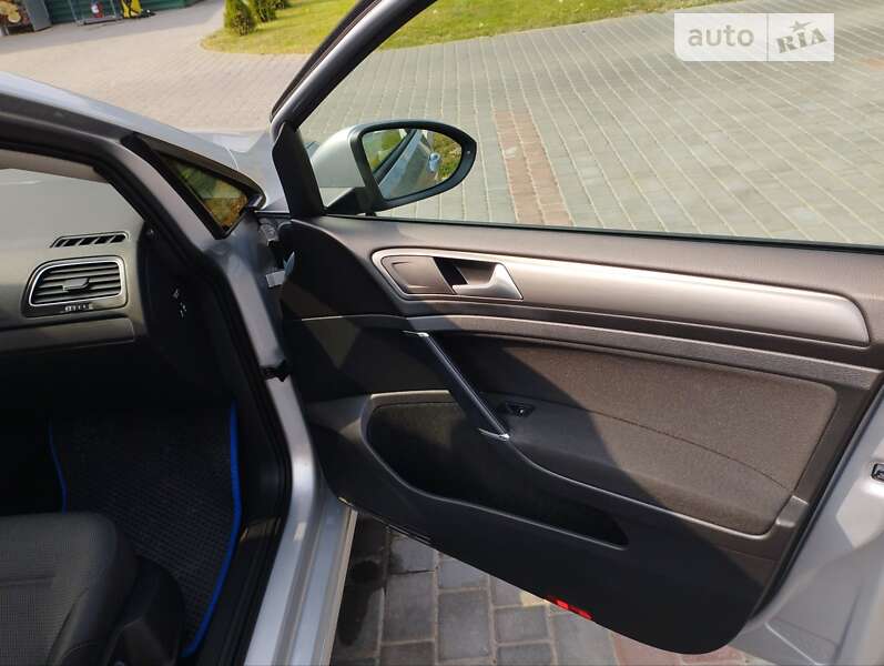 Універсал Volkswagen Golf 2013 в Вінниці