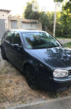 Хэтчбек Volkswagen Golf 2001 в Харькове