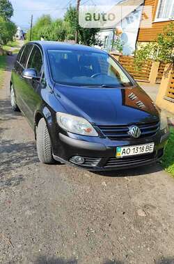 Хэтчбек Volkswagen Golf 2006 в Рахове