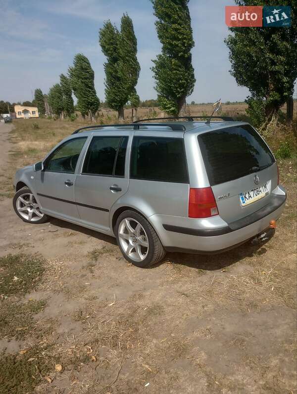 Універсал Volkswagen Golf 2002 в Умані