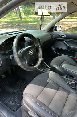 Хетчбек Volkswagen Golf 1999 в Чернівцях