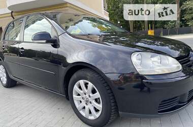 Хетчбек Volkswagen Golf 2005 в Вінниці