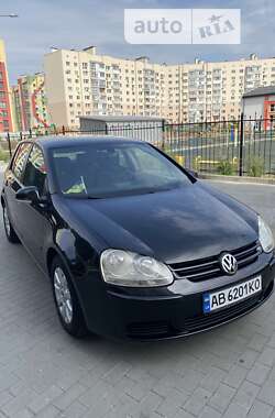 Хетчбек Volkswagen Golf 2005 в Вінниці