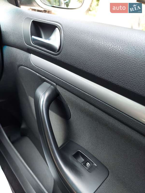 Универсал Volkswagen Golf 2012 в Львове