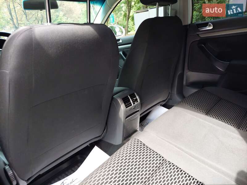 Универсал Volkswagen Golf 2012 в Львове