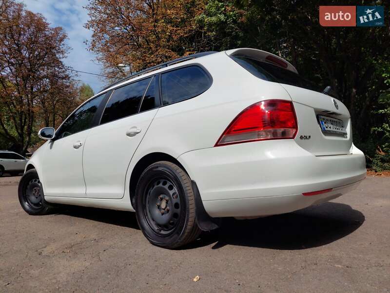 Универсал Volkswagen Golf 2012 в Львове