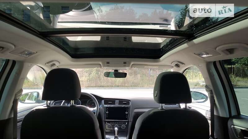 Універсал Volkswagen Golf 2017 в Чернігові