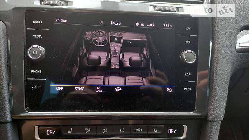 Універсал Volkswagen Golf 2017 в Чернігові