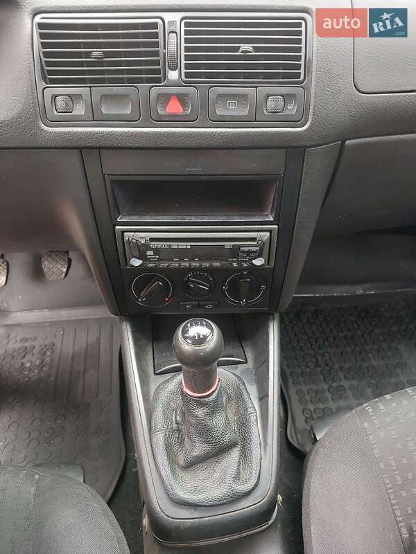 Хэтчбек Volkswagen Golf 2003 в Звенигородке фото 19 Хэтчбек Volkswagen Golf 2003 в Звенигородке