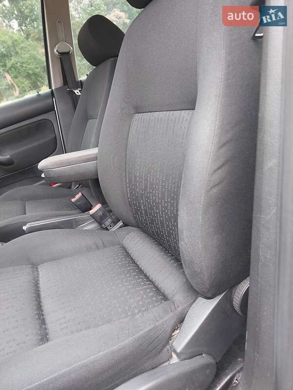 Хэтчбек Volkswagen Golf 2003 в Звенигородке фото 29 Хэтчбек Volkswagen Golf 2003 в Звенигородке