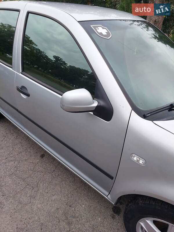 Хэтчбек Volkswagen Golf 2003 в Звенигородке фото 60 Хэтчбек Volkswagen Golf 2003 в Звенигородке