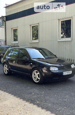 Хетчбек Volkswagen Golf 1999 в Чернівцях