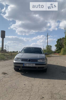 Хетчбек Volkswagen Golf 2002 в Первомайську