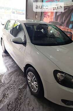 Хэтчбек Volkswagen Golf 2011 в Днепре