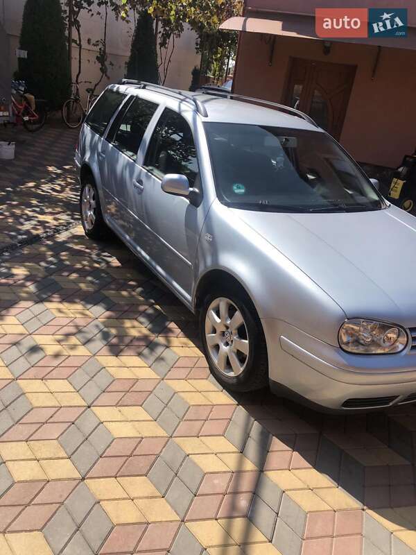 Універсал Volkswagen Golf 2004 в Мукачевому