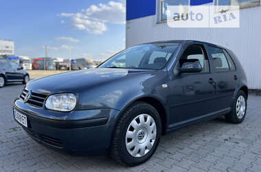 Хэтчбек Volkswagen Golf 2000 в Черновцах