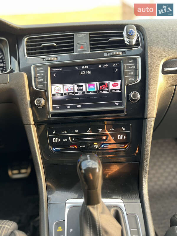 Універсал Volkswagen Golf 2015 в Львові