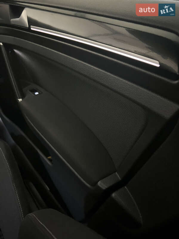 Універсал Volkswagen Golf 2015 в Львові