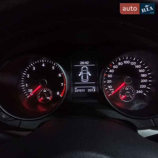 Хетчбек Volkswagen Golf 2010 в Львові