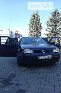 Універсал Volkswagen Golf 2000 в Чернівцях