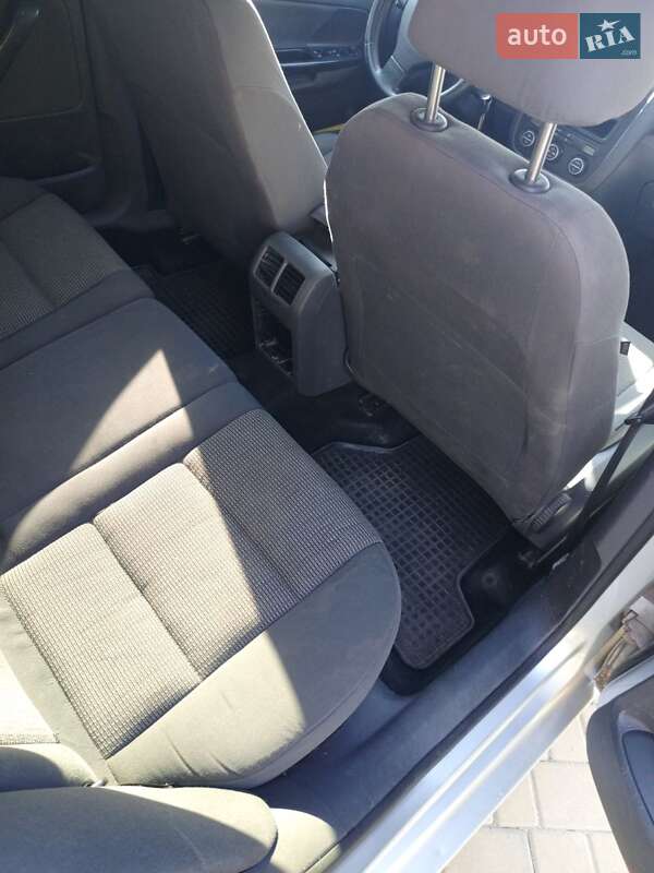 Універсал Volkswagen Golf 2009 в Липовці