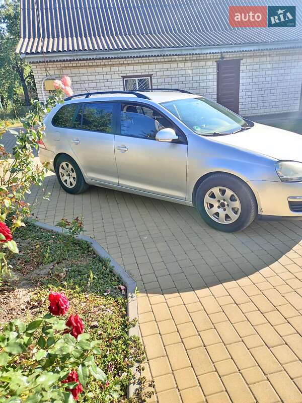 Універсал Volkswagen Golf 2009 в Липовці