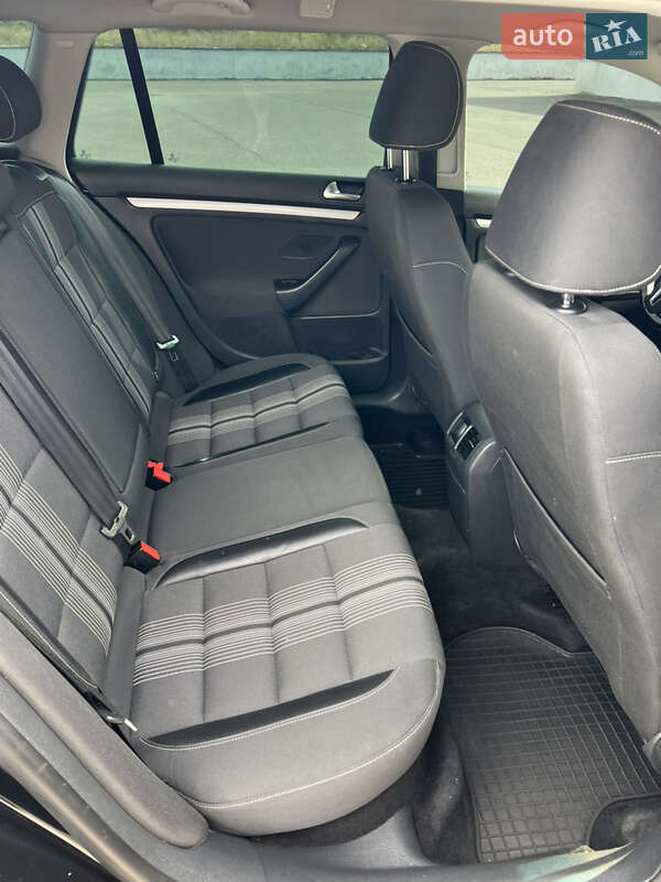 Универсал Volkswagen Golf 2013 в Мукачево