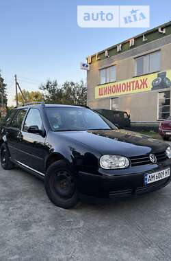 Универсал Volkswagen Golf 2004 в Емильчине