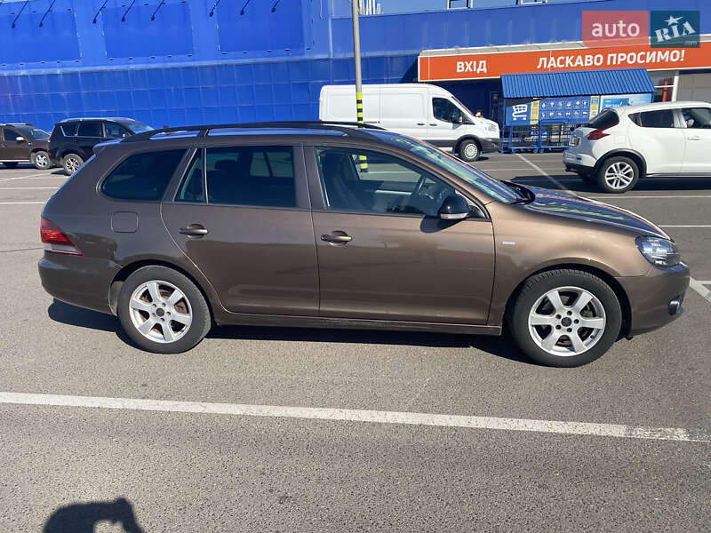 Універсал Volkswagen Golf 2012 в Луцьку