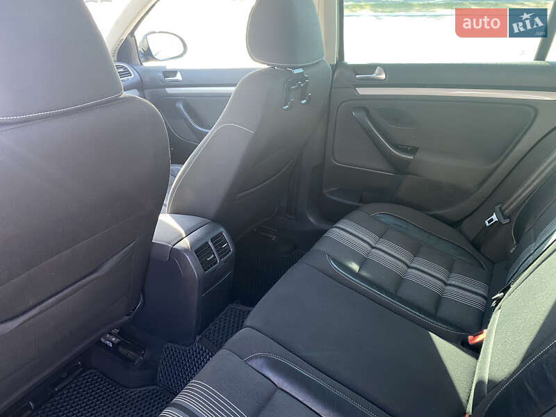 Універсал Volkswagen Golf 2012 в Луцьку