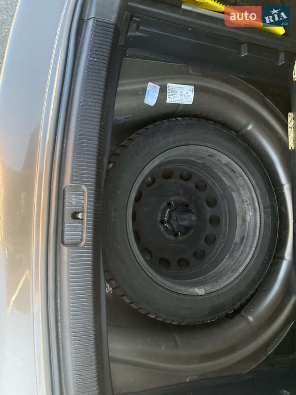 Універсал Volkswagen Golf 2012 в Луцьку