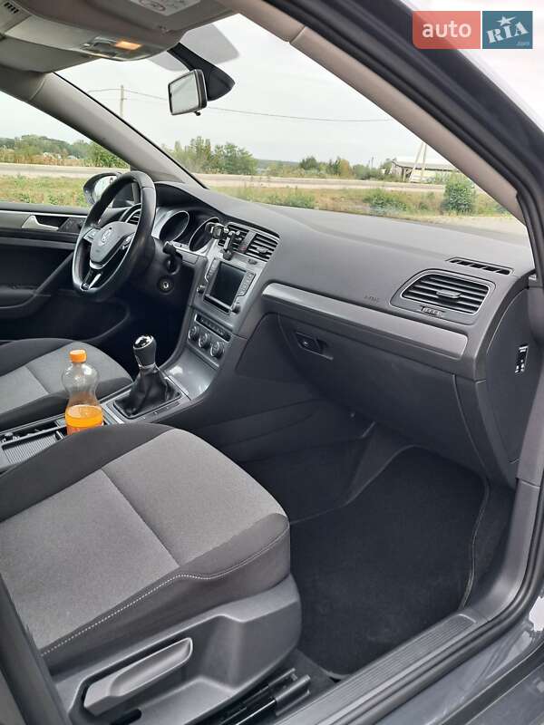 Універсал Volkswagen Golf 2016 в Тернополі