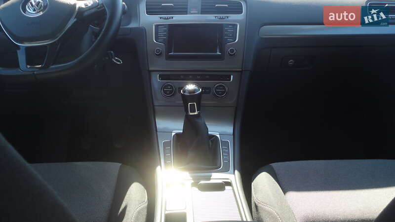 Универсал Volkswagen Golf 2015 в Днепре