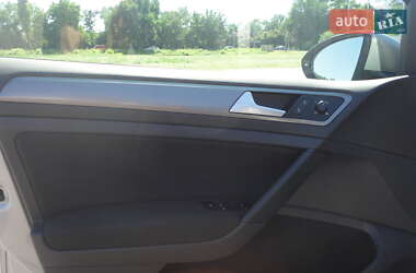 Универсал Volkswagen Golf 2015 в 