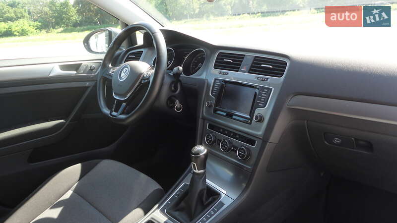 Универсал Volkswagen Golf 2015 в Днепре