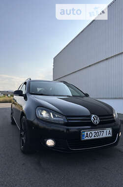 Универсал Volkswagen Golf 2011 в Хусте