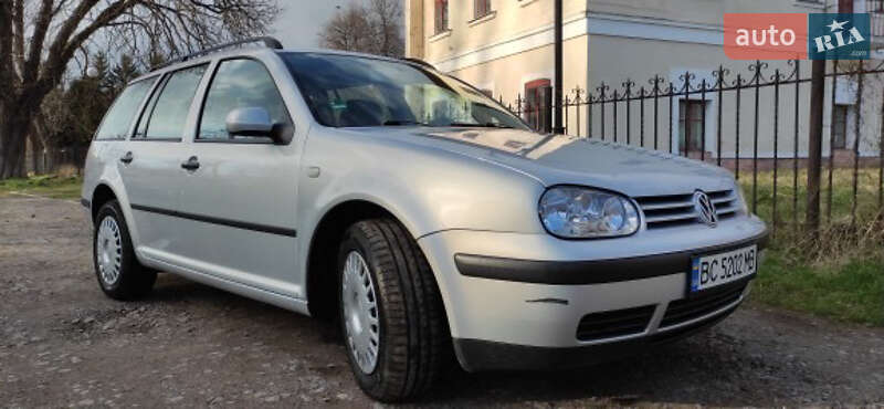 Універсал Volkswagen Golf 1999 в Чернівцях
