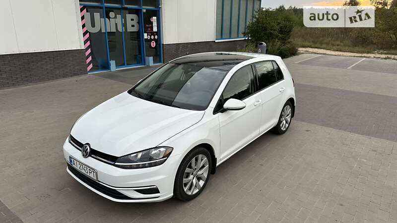 Хэтчбек Volkswagen Golf 2019 в Киеве