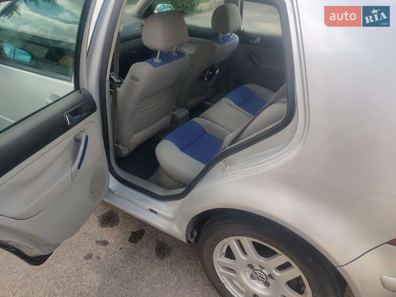 Хэтчбек Volkswagen Golf 1999 в Харькове