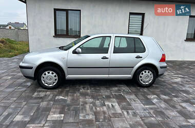 Хэтчбек Volkswagen Golf 2001 в Ровно